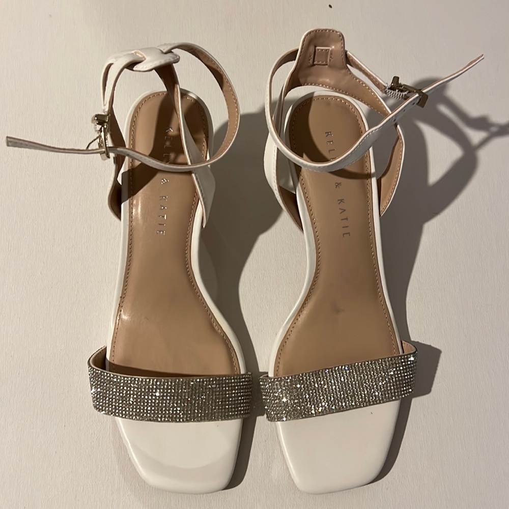 Mayla sandal Kelly & Katie..